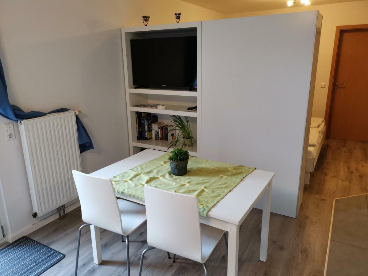 Modernes Appartement Schwarzwald Naehe Freiburg ヴィンデン・イム・エルツタール エクステリア 写真